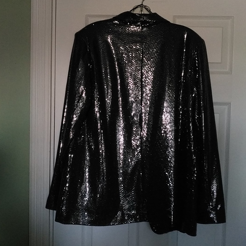 Coat - Picture 2 of 3
